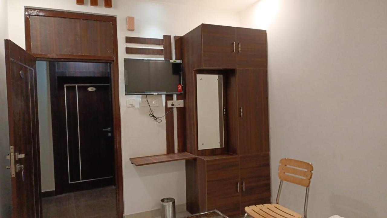 Hotel Cross Road By Wb Inn أوناو المظهر الخارجي الصورة