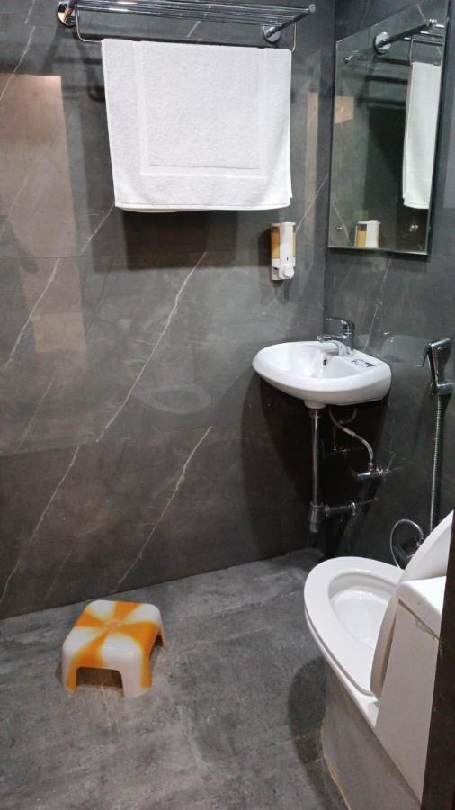 Hotel Cross Road By Wb Inn أوناو المظهر الخارجي الصورة