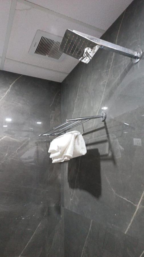 Hotel Cross Road By Wb Inn أوناو المظهر الخارجي الصورة