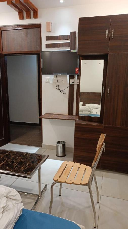 Hotel Cross Road By Wb Inn أوناو المظهر الخارجي الصورة