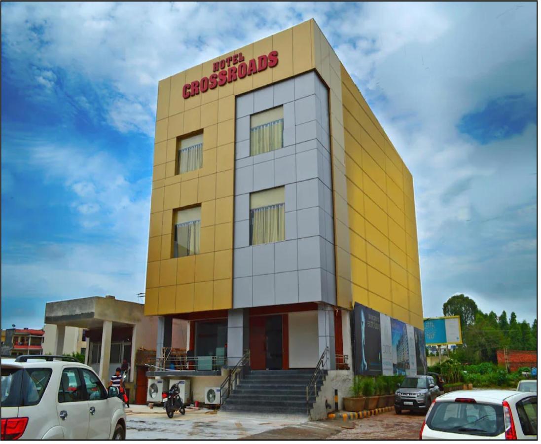 Hotel Cross Road By Wb Inn أوناو المظهر الخارجي الصورة