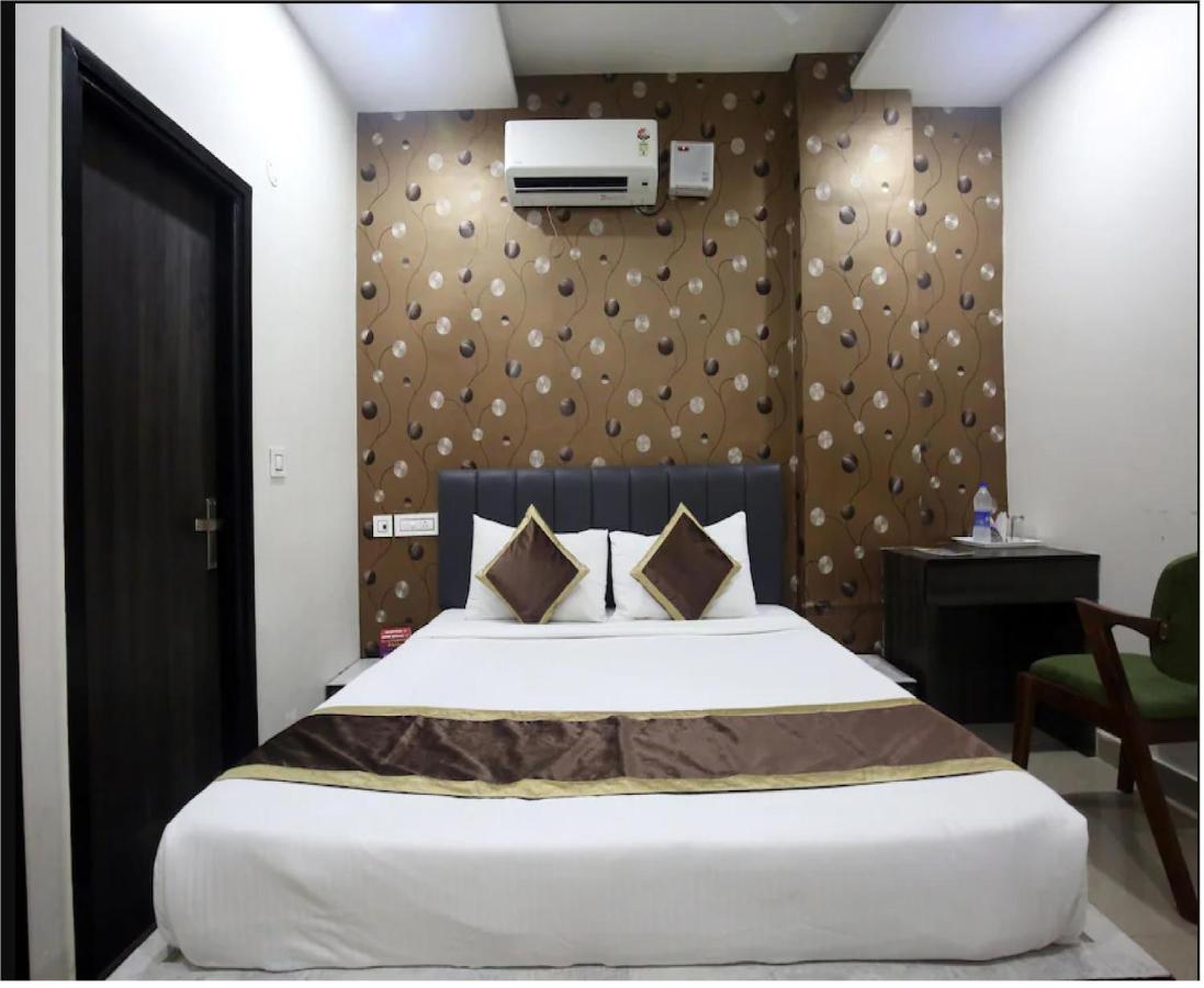 Hotel Cross Road By Wb Inn أوناو المظهر الخارجي الصورة