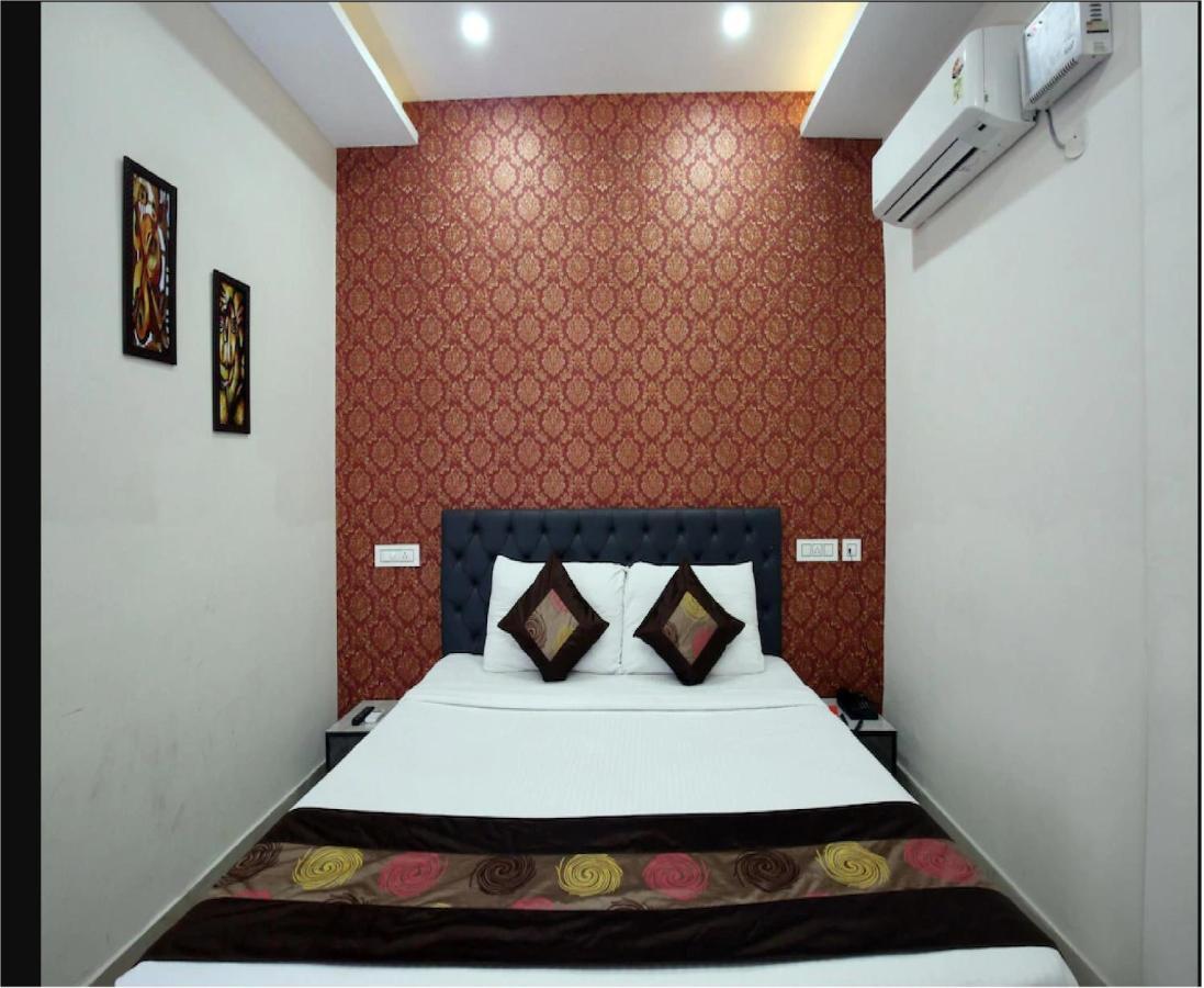 Hotel Cross Road By Wb Inn أوناو المظهر الخارجي الصورة