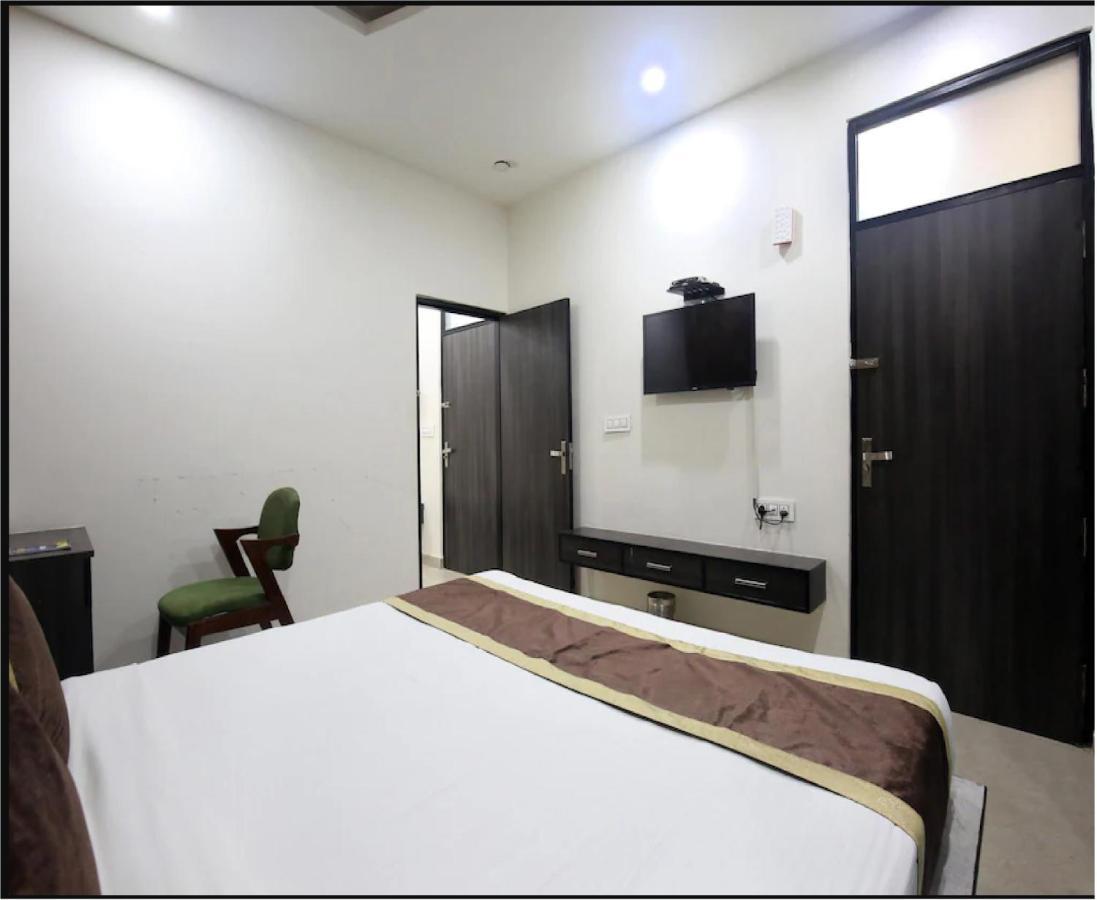 Hotel Cross Road By Wb Inn أوناو المظهر الخارجي الصورة
