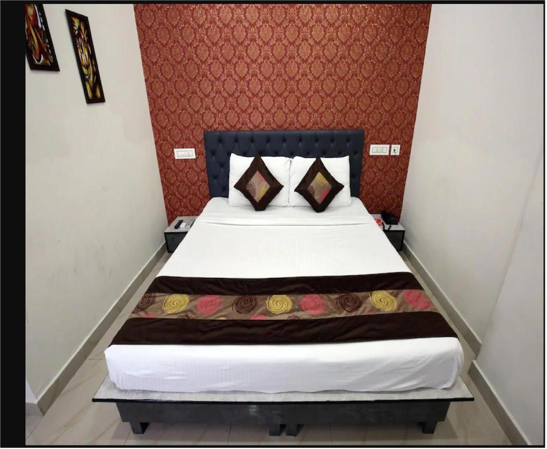Hotel Cross Road By Wb Inn أوناو المظهر الخارجي الصورة